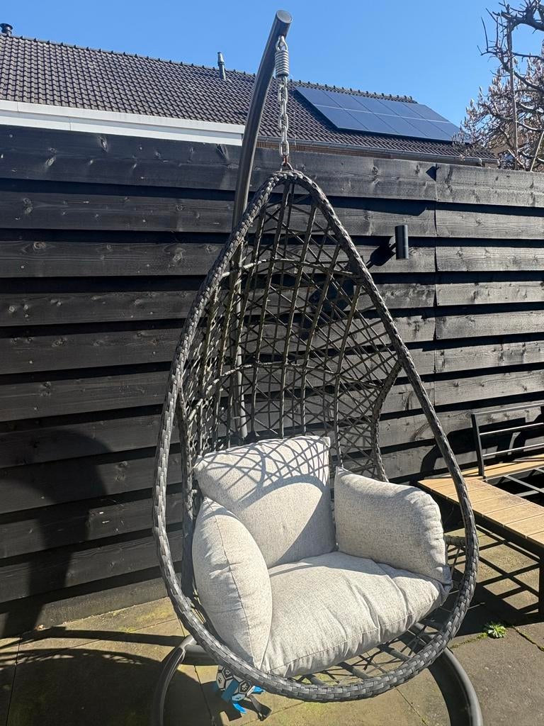 Hangstoel ei vorm -, Ophalen, Zo goed als nieuw, Wicker