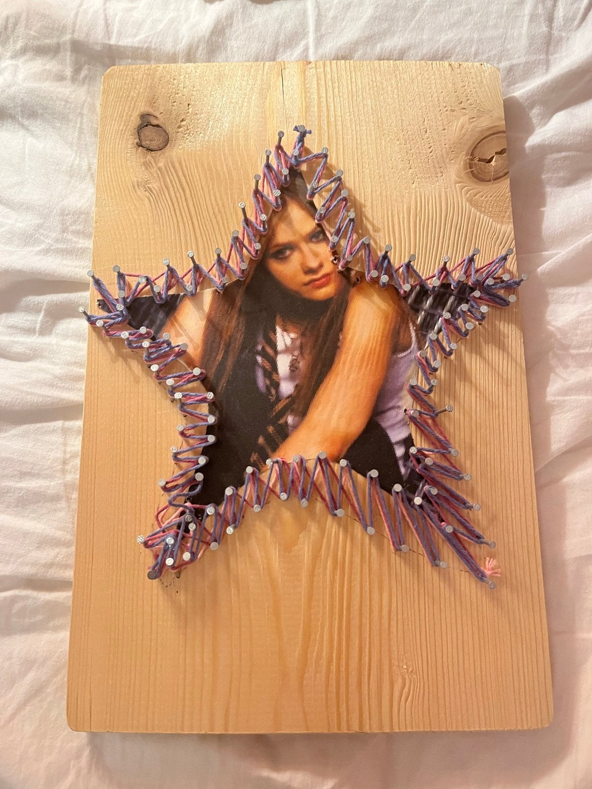 Uniek handgemaakt Avril Lavigne string art kunstwerk, Gebruikt, Meerkleurig, Knutselwerk, Handgemaakt