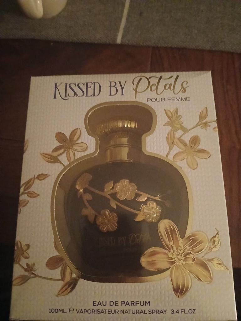 Kissed by Petals Eau de Parfum 100ml, Ophalen of Verzenden, Nieuw