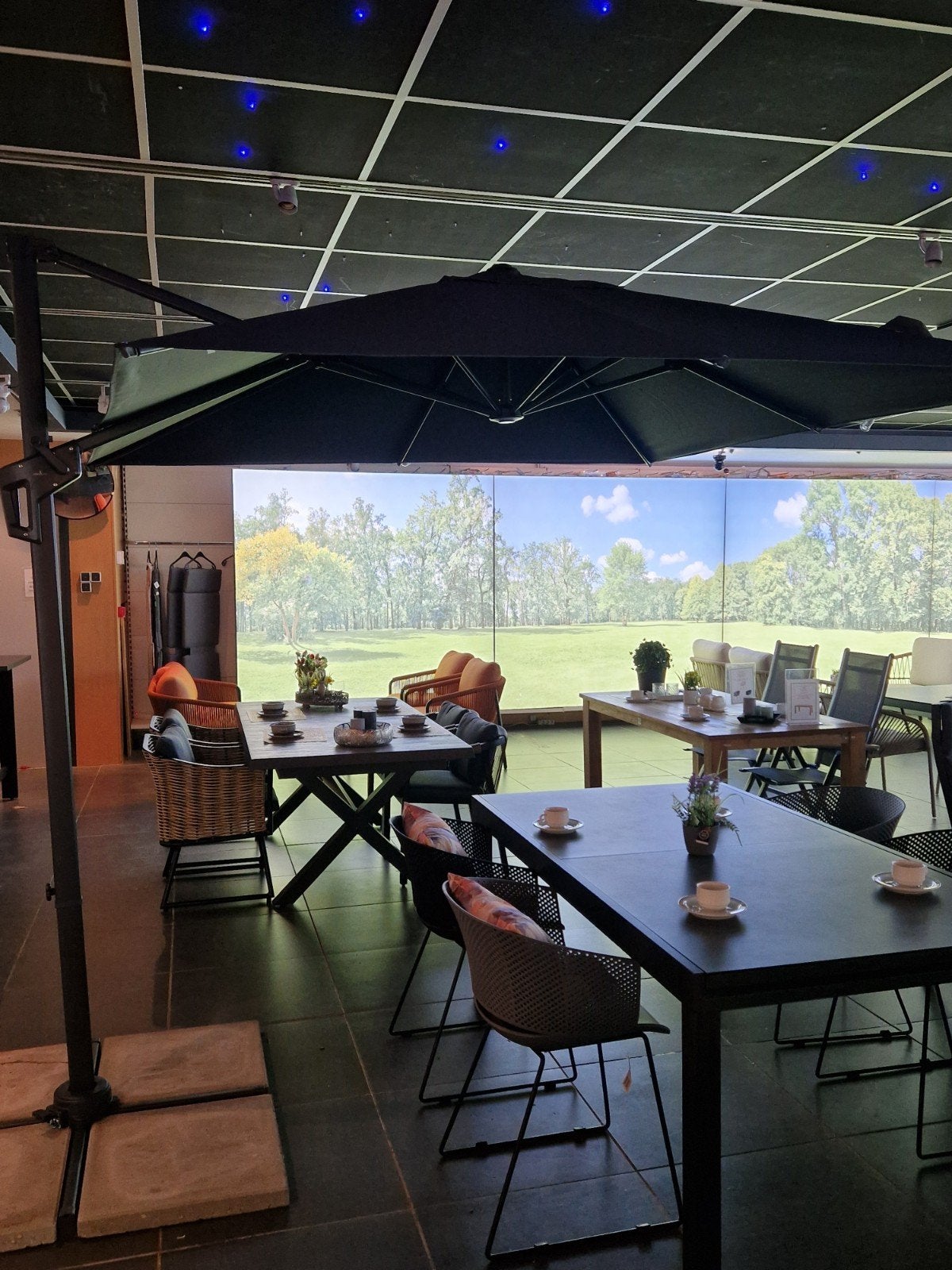 Nieuwe Vrijstaande Parasol 2.50x2.50 met Standaard, Tuin en Terras, Verstelbaar, Nieuw, Zweefparasol, 2 tot 3 meter