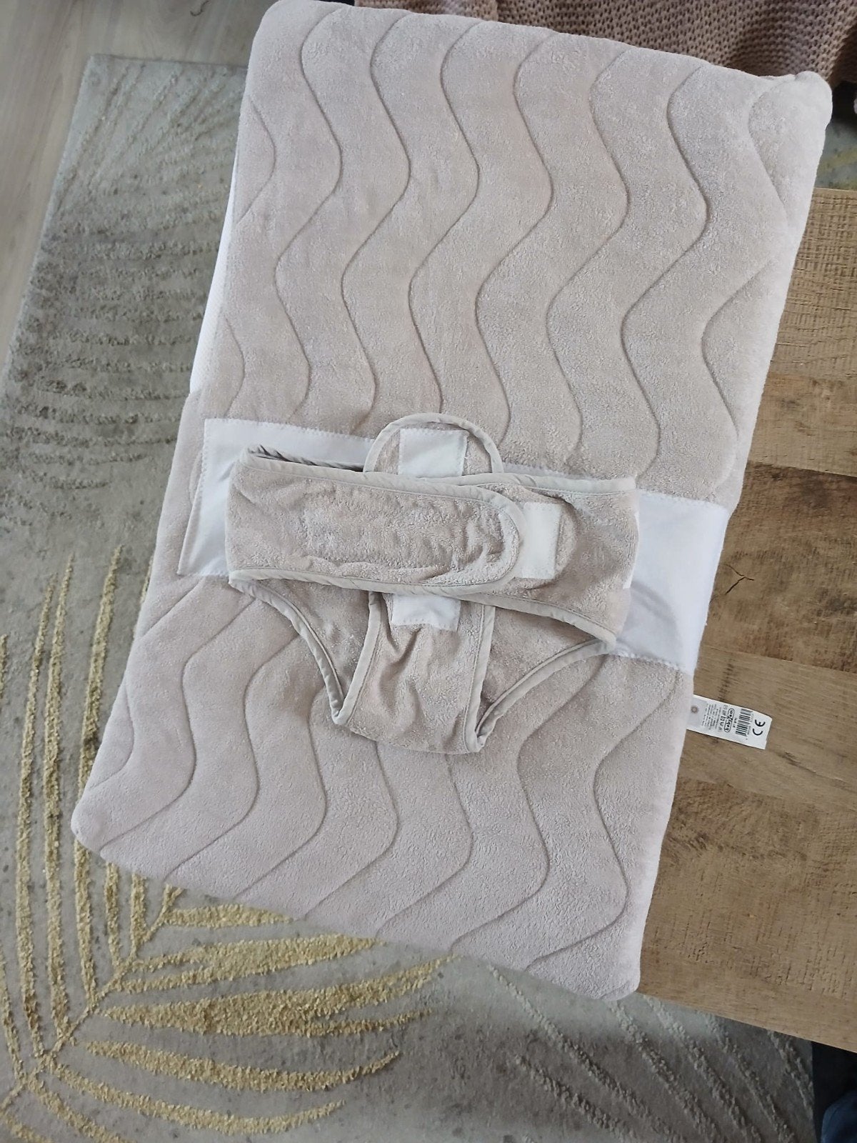 Babyjem aankleedkussen met hoes en veiligheidsgordel, Kinderen en Baby's, Badjes en Verzorging, Overige typen, Zo goed als nieuw