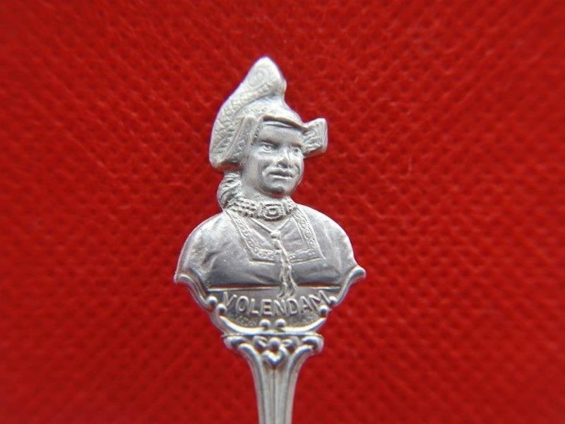 Lepeltje: Volendam Klederdracht vrouw, Antiek en Kunst, Verzenden