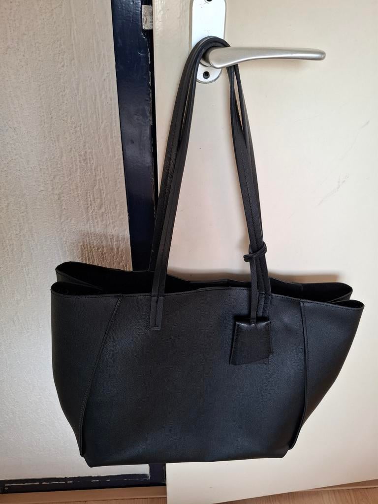 zwarte Zara tote tas/ zwarte zara grote tas, Ophalen of Verzenden, Zo goed als nieuw, Zwart, Overige typen