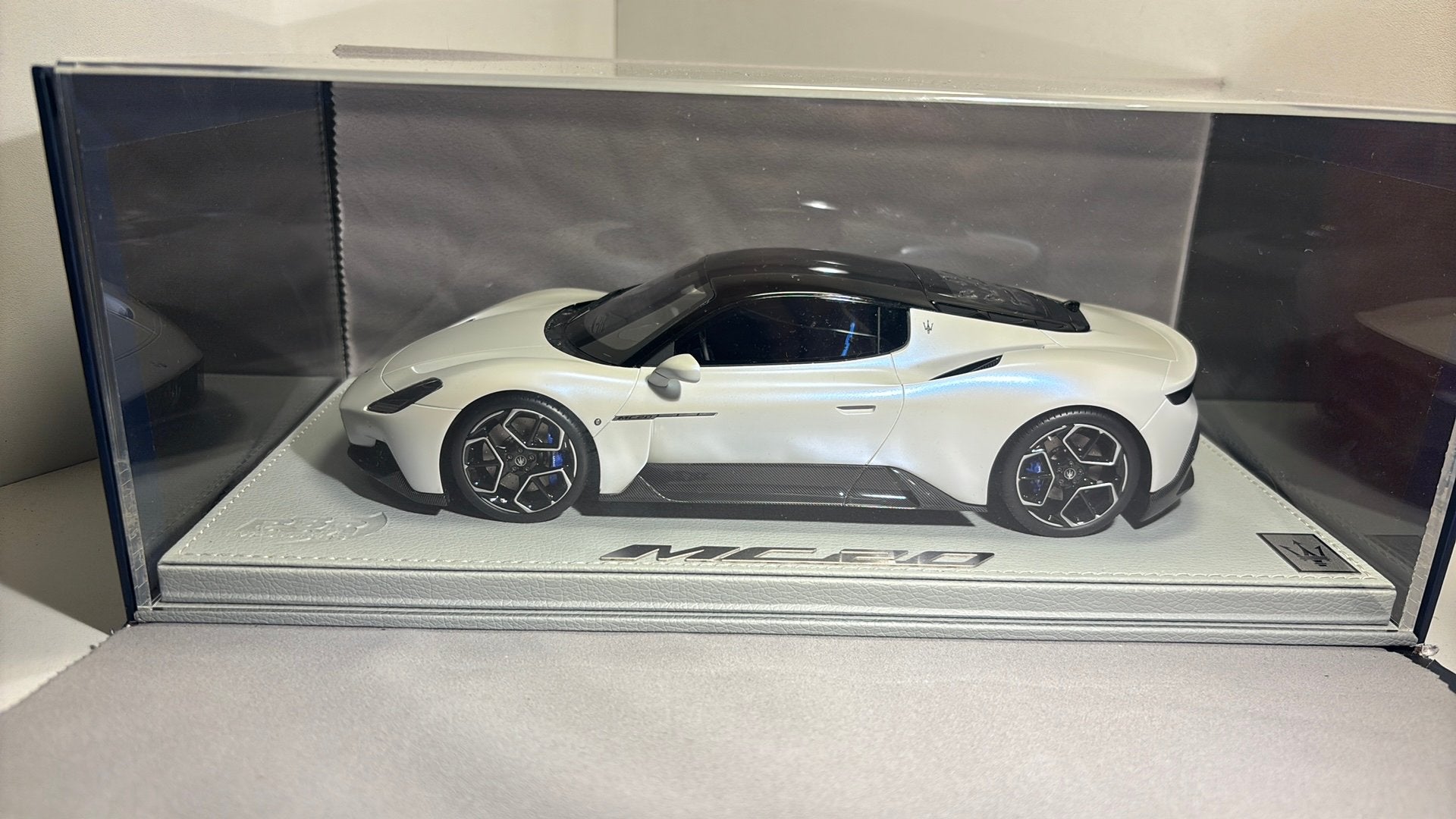 Maserati mc20 bianco white BBR 1.18