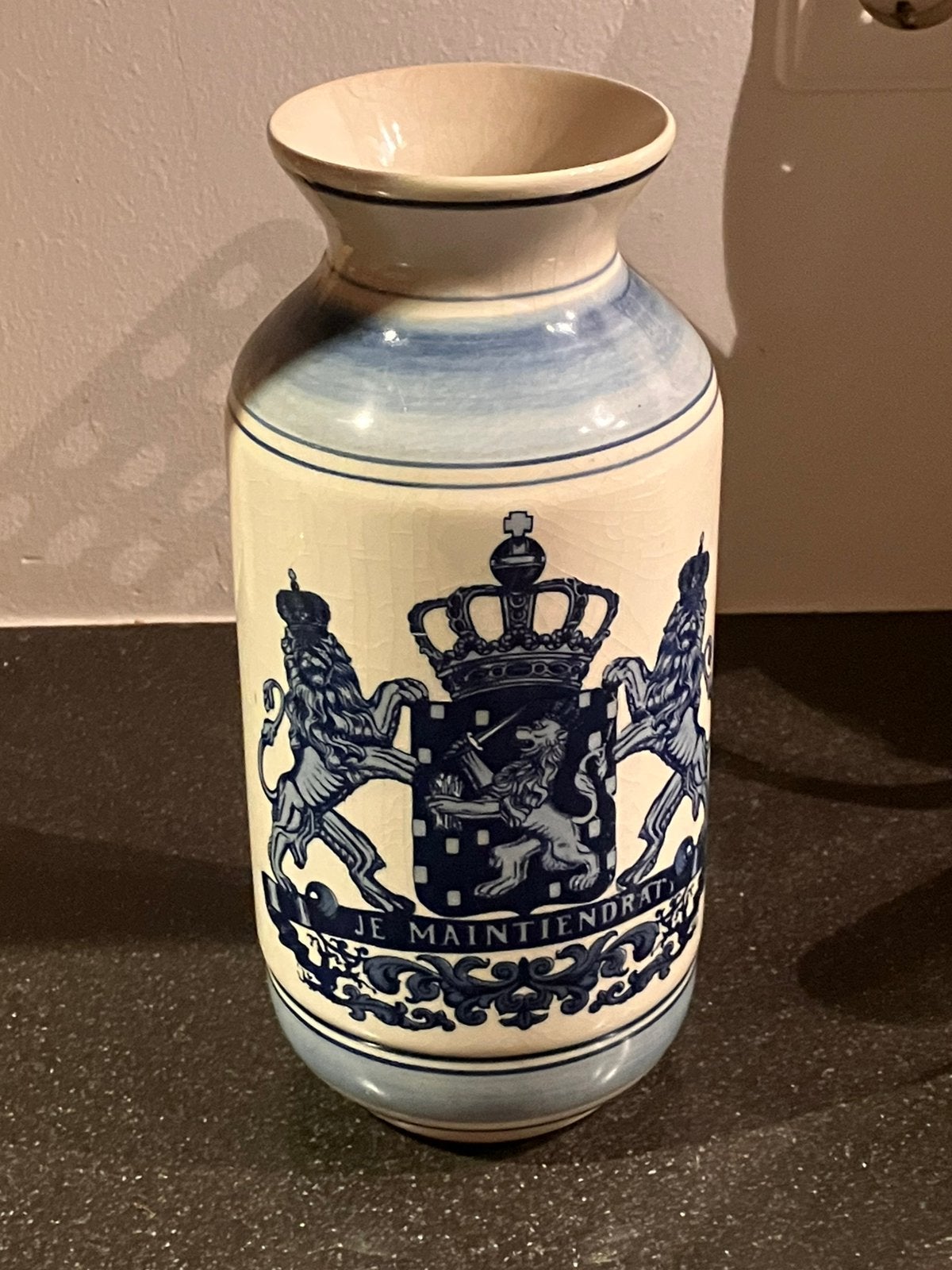 Koninklijke Marechaussee vaas delfts blauw delft KMar, Ophalen of Verzenden
