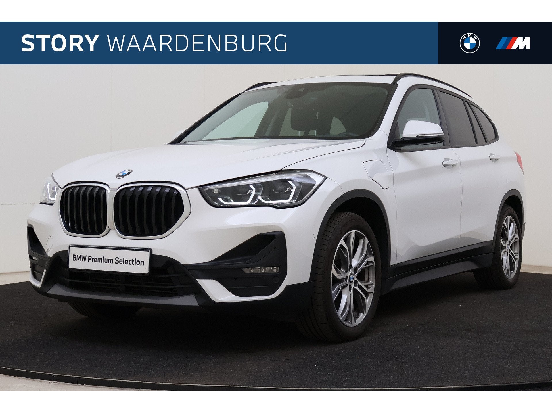 BMW X1 xDrive25e High Executive Essential Automaat / Panoram