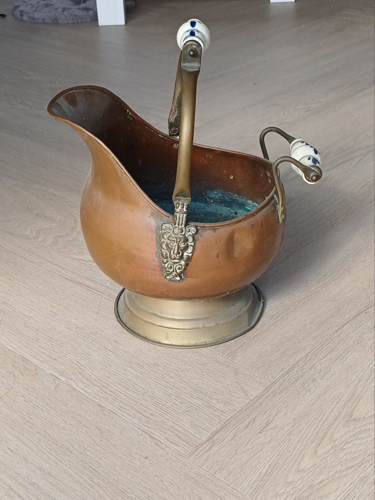 Antieke Koperen Kolenkit met Porseleinen Handvatten, Ophalen of Verzenden, Koper