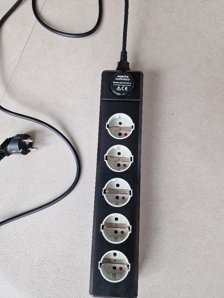Essential Audio Tools mains multiplier, Ophalen of Verzenden, Zo goed als nieuw, Minder dan 2 meter, Overige kabels
