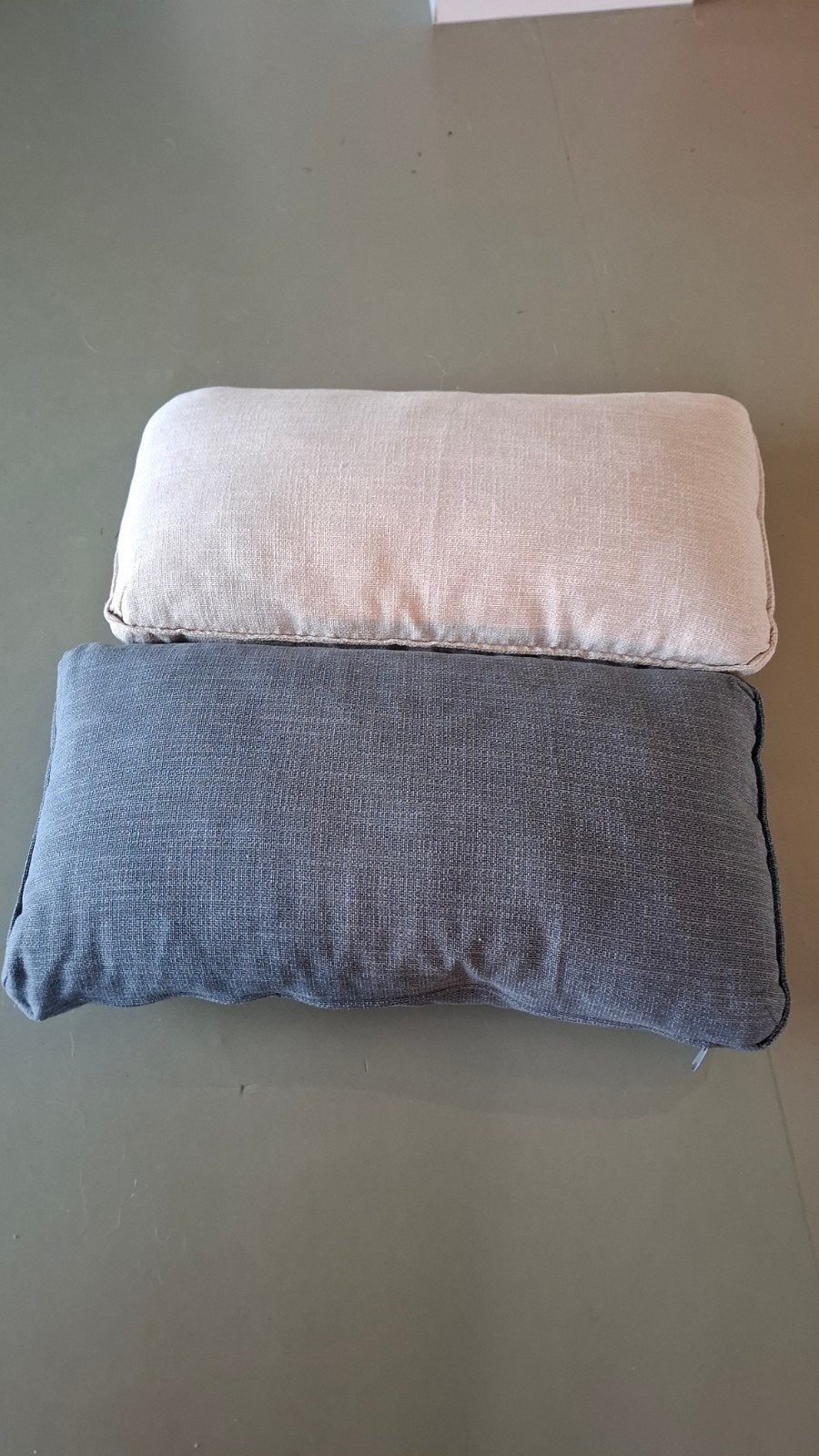 Ikea Vallentuna 2x4 rechthoekige sierkussens, beige en grijs, Huis en Inrichting, Ophalen, Overige merken, Gebruikt, Meerkleurig
