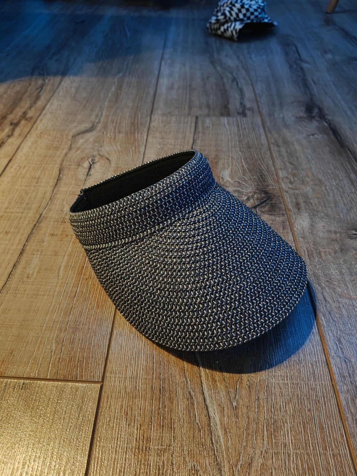 Stijlvolle Zwarte Zonneklep - One Size Fits All, Kleding | Dames, Ophalen of Verzenden, Nieuw, One size fits all, Pet