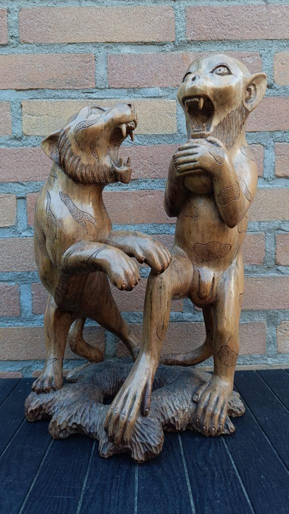 Houtsnijwerk tijger en aap - Bali, Houtsnijwerk, Ophalen of Verzenden, Handgemaakt, 20 - 50 cm