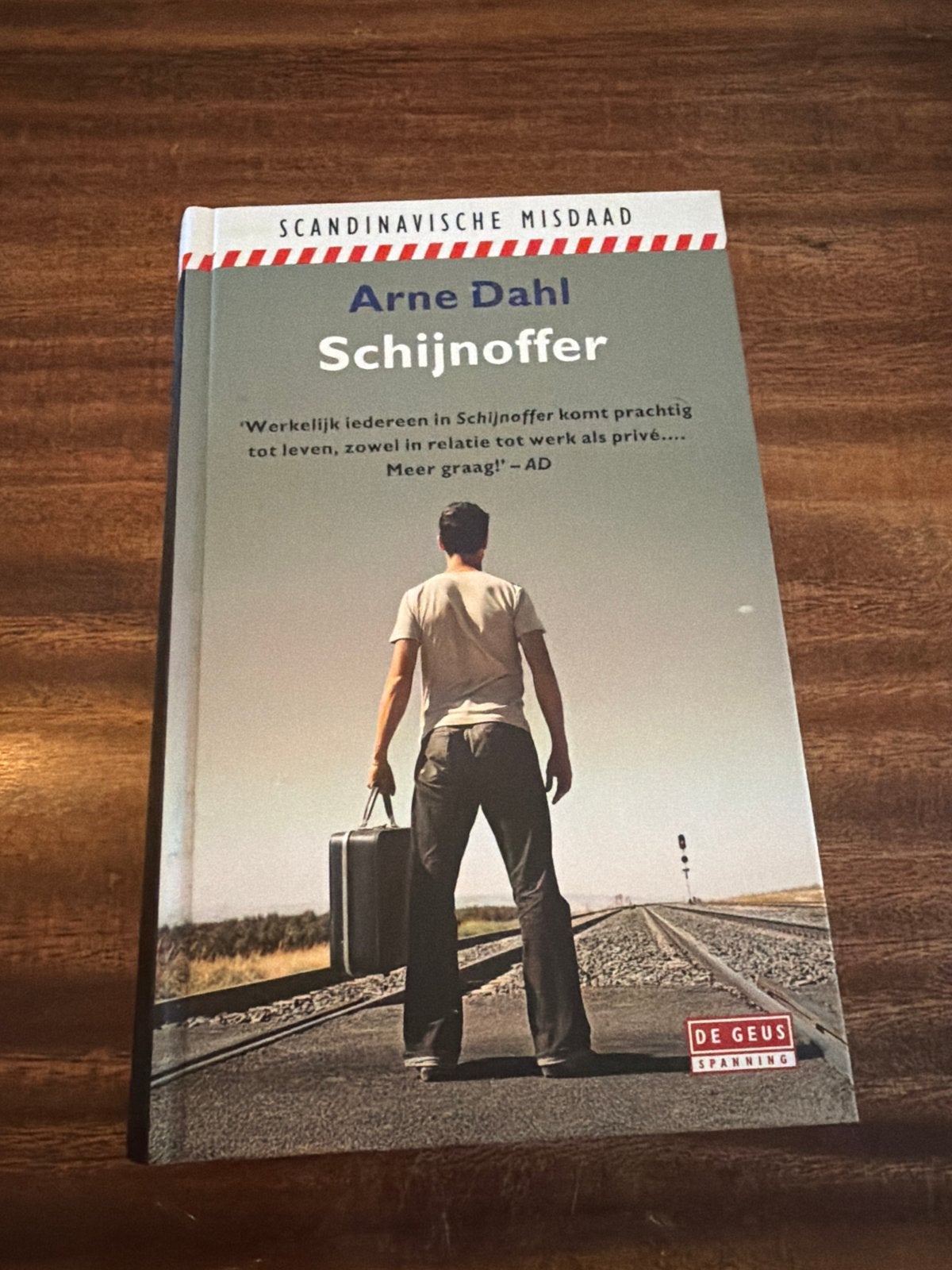 Arne Dahl - Schijnoffer (Scandinavische misdaad) - V2, Boeken, Ophalen of Verzenden, Zo goed als nieuw