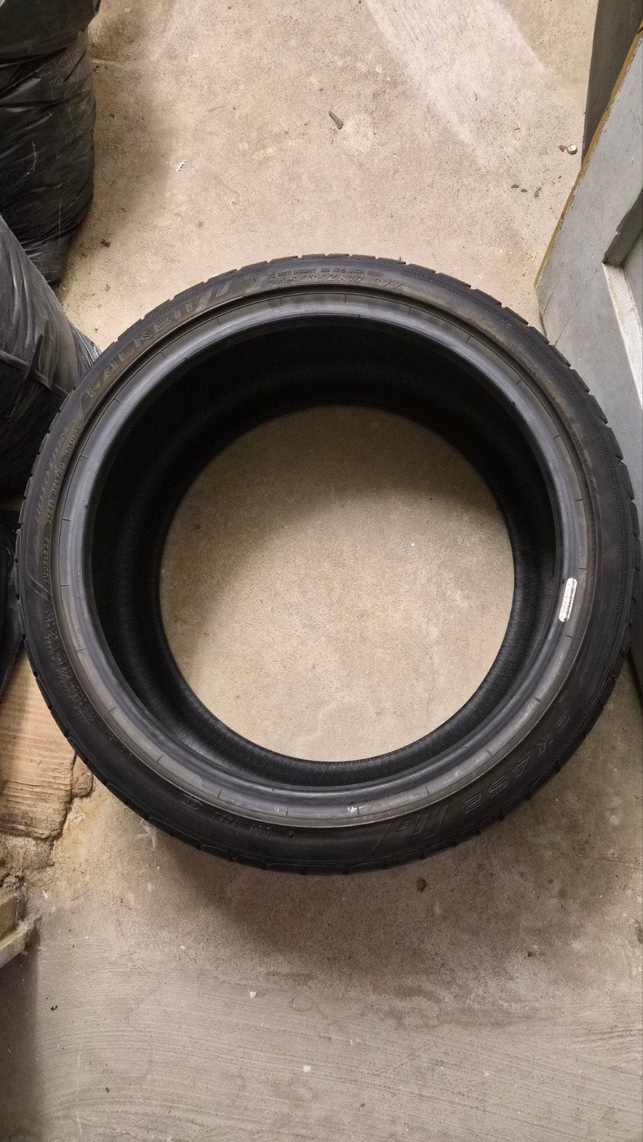 2x Falken FK452 - 245/35 ZR17 zomerbanden, Auto-onderdelen, Ophalen, Zomerbanden, Band(en)