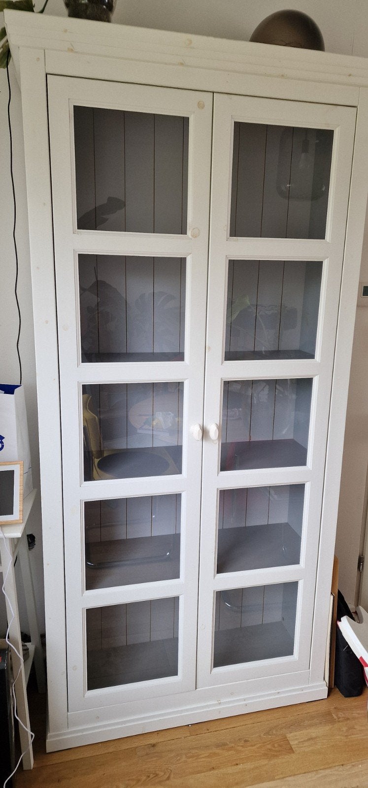Witte servieskast met glazen deuren en 5 schappen, Huis en Inrichting, Kasten | Buffetkasten, Ophalen, 200 cm of meer, Overige houtsoorten