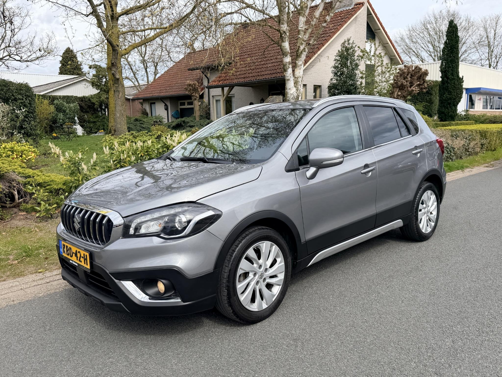 Suzuki S-Cross 1.0 Boosterjet 112PK Automaat•Navi•Xenon, Auto's, Stof, Gebruikt, Euro 6, 400 kg