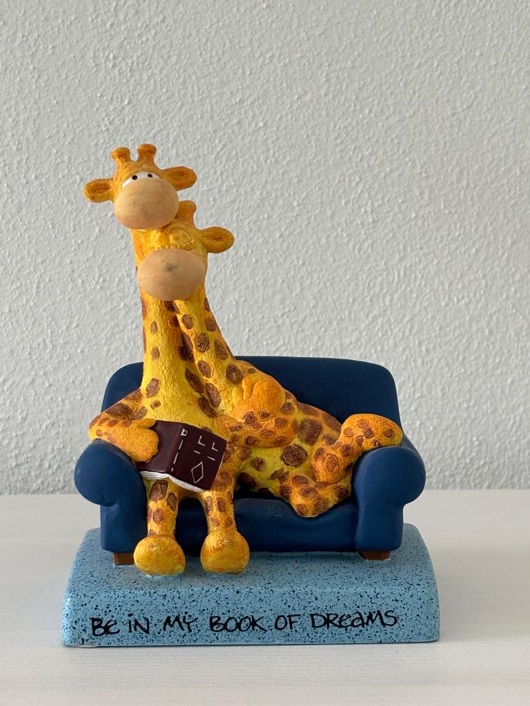 Beeldje 2 giraffen op bank, Ophalen of Verzenden, Zo goed als nieuw, Dier