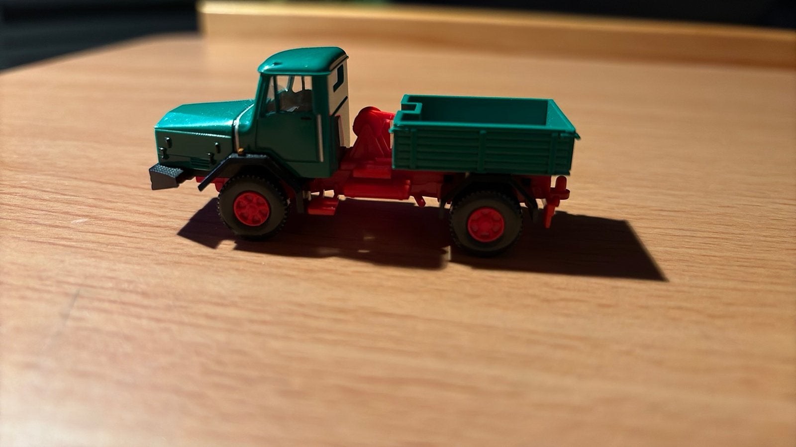 WIKING 049302 HEARY DUTY TRACTOR(FAUN) MINTGROEN. HO 1:87, Ophalen of Verzenden, Zo goed als nieuw
