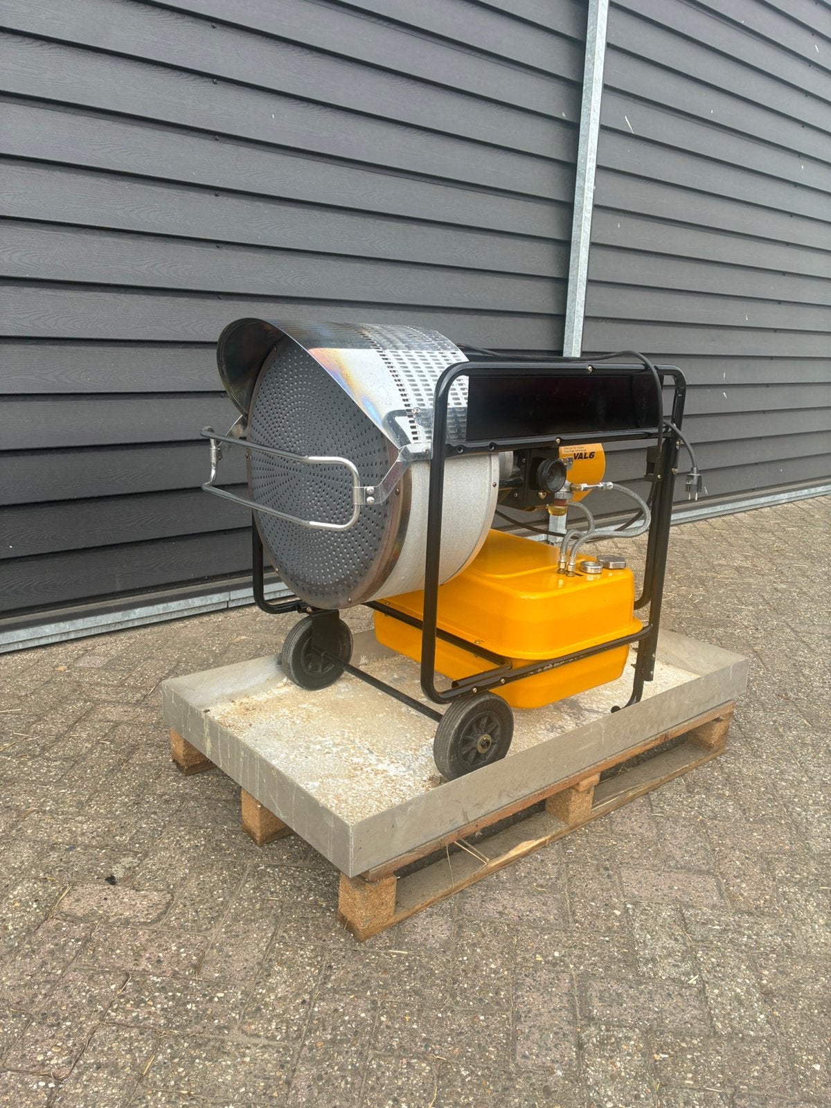 VAL 6 kachel diesel/petrolium, Ophalen of Verzenden, Zo goed als nieuw, Overige brandstoffen, Petroleumkachel