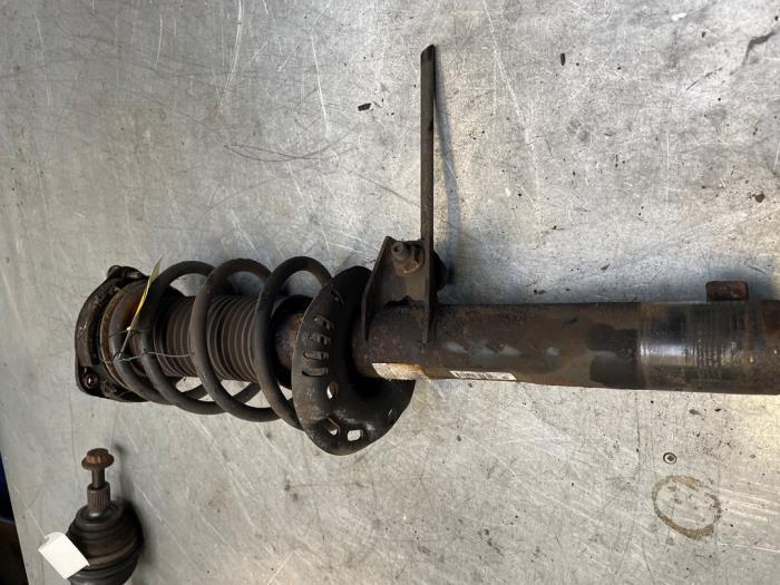 Schokdemperpoot rechts-voor van een Volkswagen Golf, Gebruikt, -, Volkswagen, -