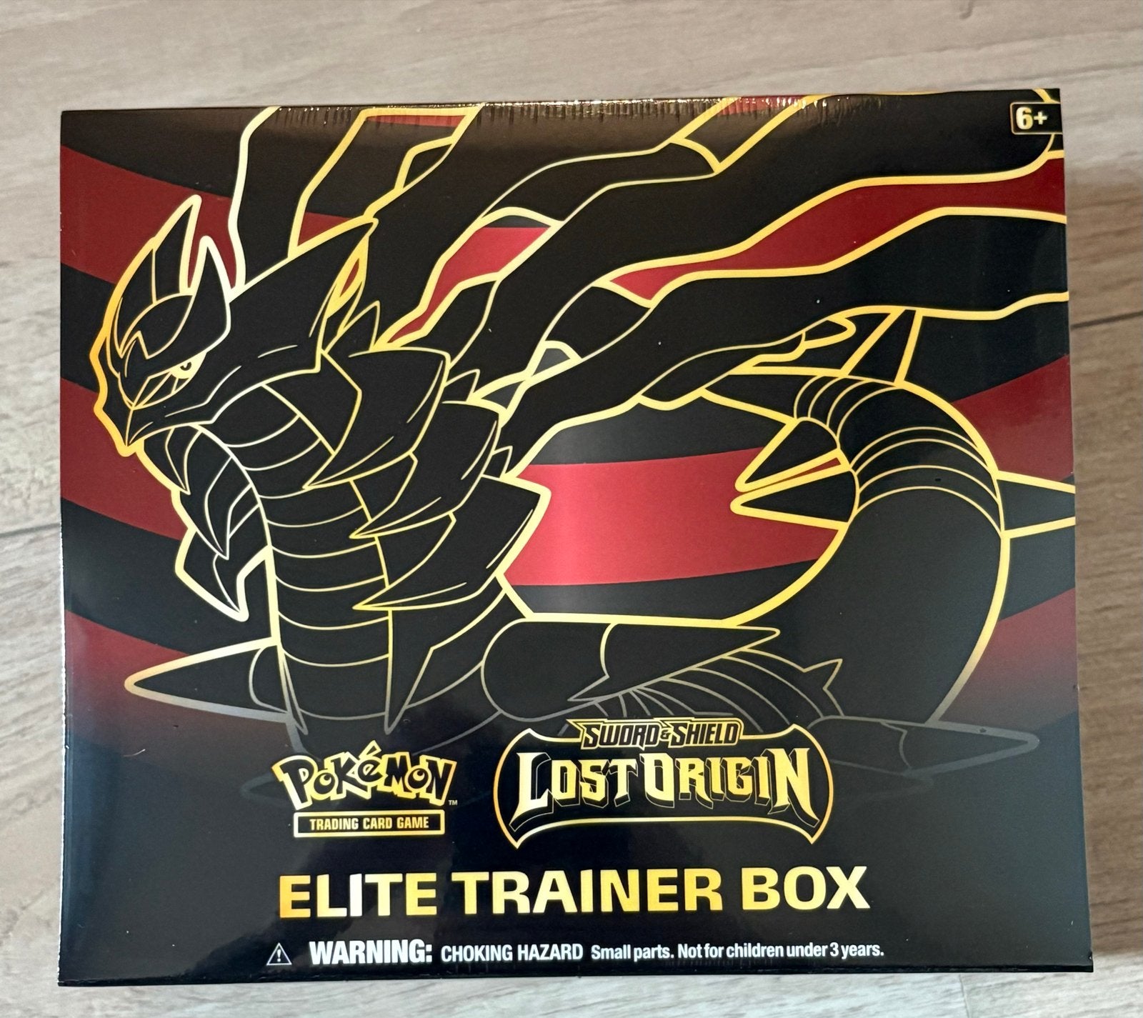 Pokémon TCG: Sword & Shield Lost Origin Elite Trainer Box, Ophalen of Verzenden, Nieuw, Boosterbox