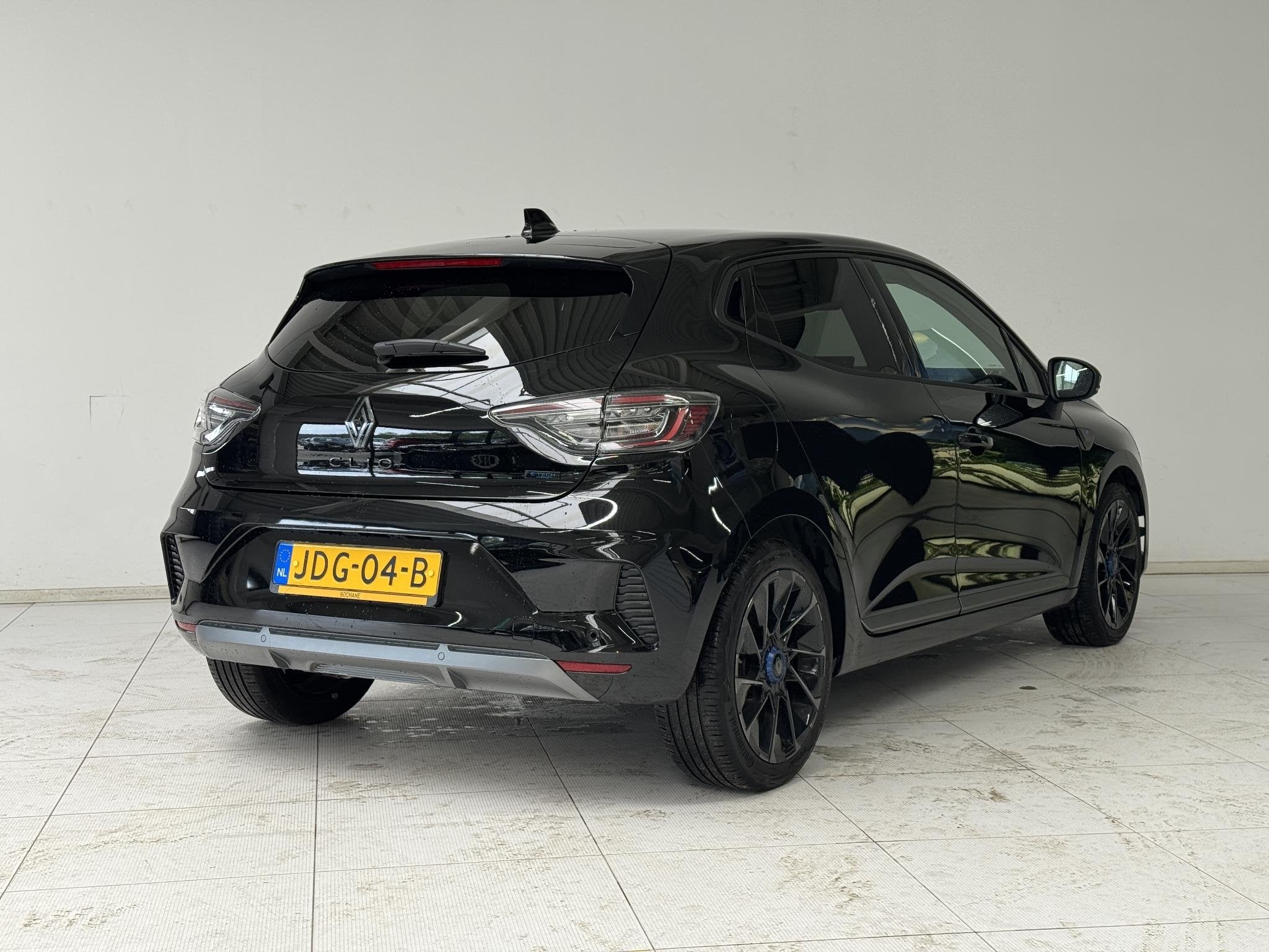Renault Clio 1.6 E-Tech Full Hybrid 145 Esprit Alpine | Acht, Gebruikt, Met garantie (alle), Leder en Stof, Zwart