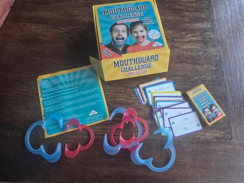 Mouthguard Challenge Family Edition Gezelschapsspel, Vijf spelers of meer, Ophalen of Verzenden, Zo goed als nieuw, Hasbro
