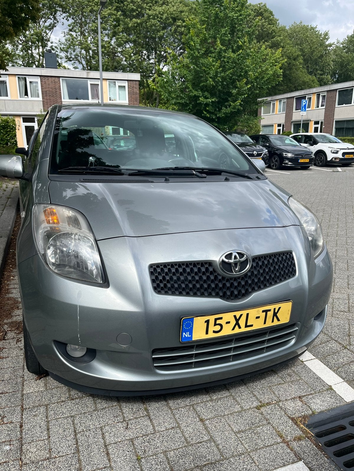 Toyota Yaris 1.3 16V Vvt-i 5DR SOL MMT 2007 Grijs, Auto's, Toyota, 40 €/maand, 750 kg, 4 cilinders, Origineel Nederlands