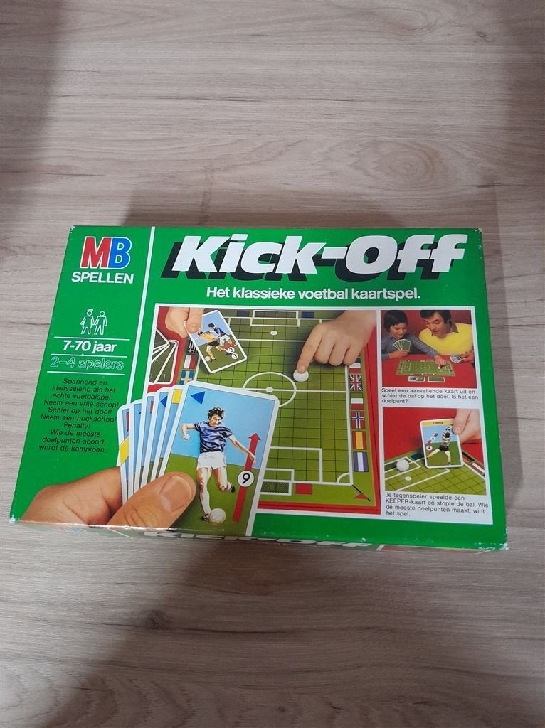 Kick-Off het klassieke voetbal kaartspel - s3841, Verzenden, Zo goed als nieuw