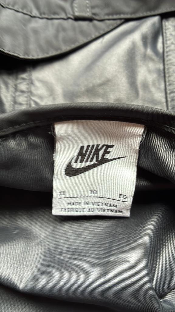 Regenjas nike met nike logo, Ophalen of Verzenden, Zo goed als nieuw, Maat 56/58 (XL)