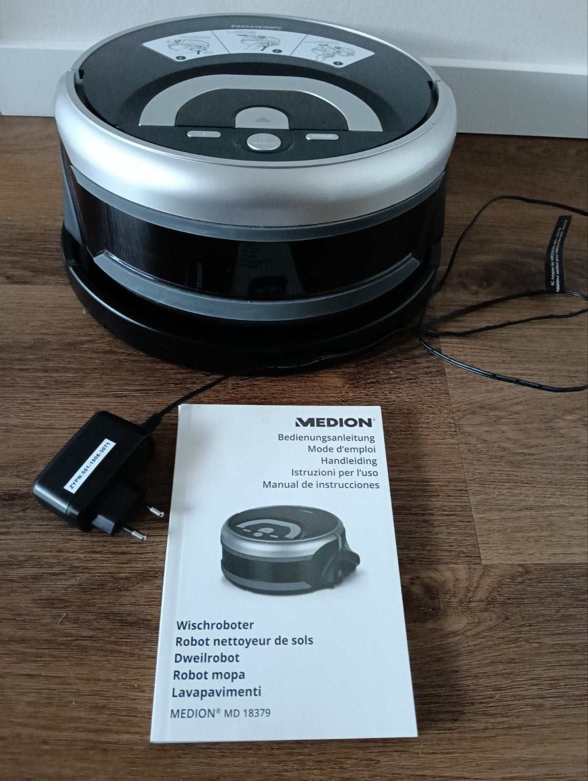 Medion dweilrobot MD 18379 zwart, Ophalen of Verzenden, Zo goed als nieuw