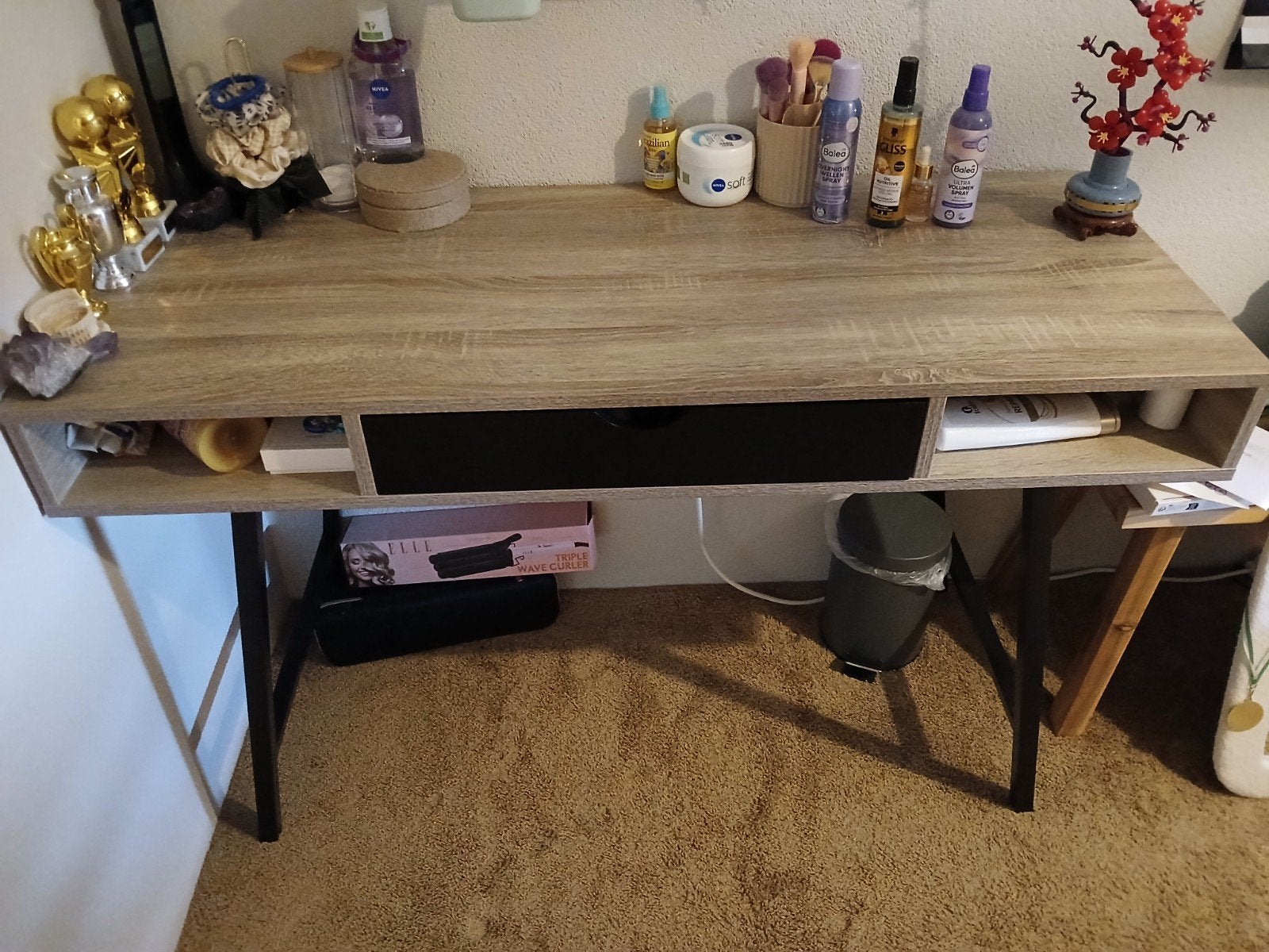 Leuk bureau met lade en opbergruimte., Ophalen, Met lades, Gebruikt, Hout