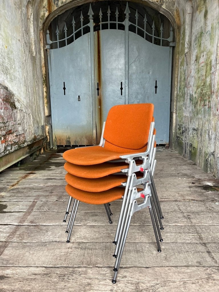 Vintage Oranje Castelli DSC (100 op voorraad), Ophalen of Verzenden, Gebruikt, Meubilair