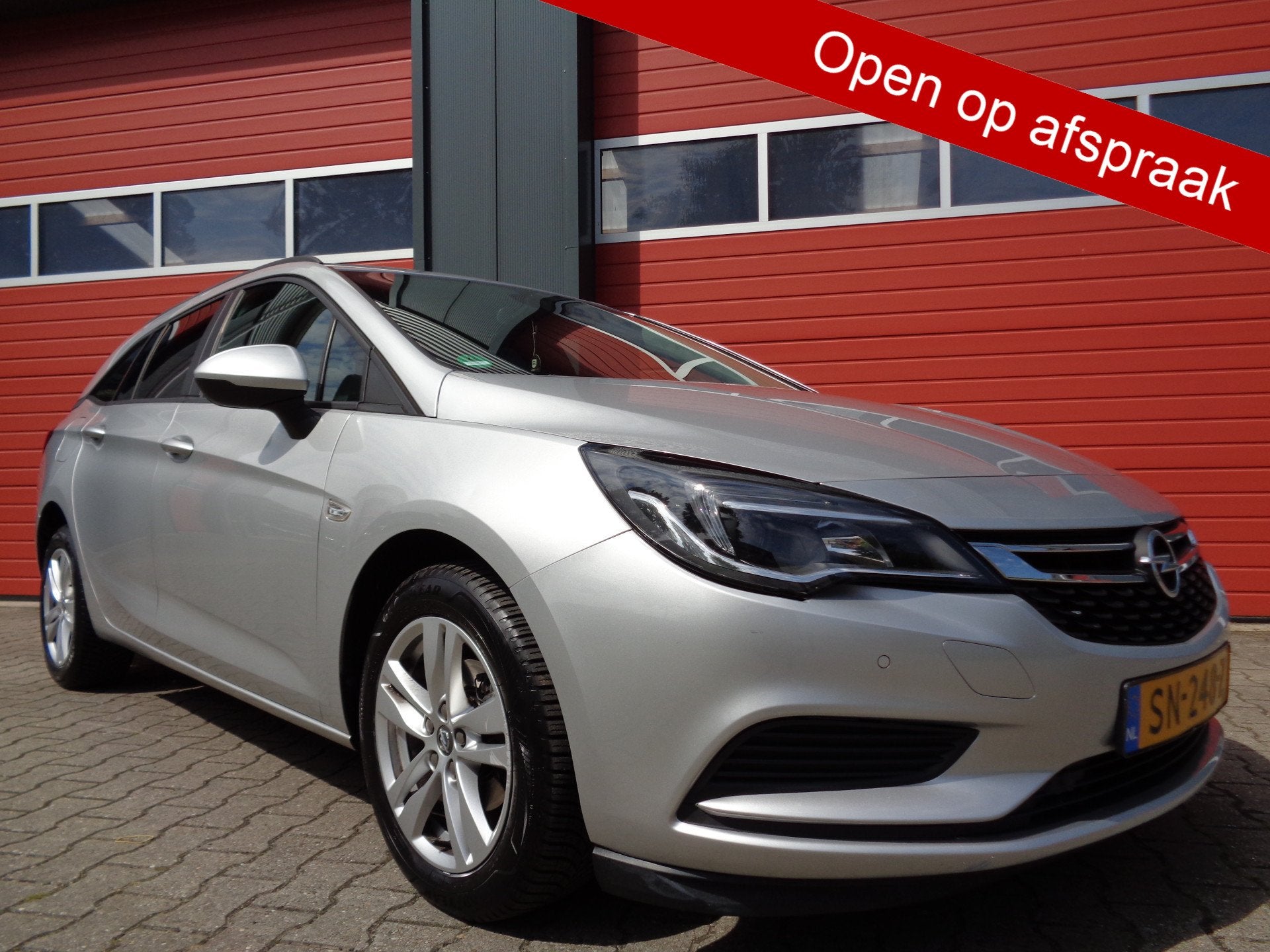 Opel Astra Sports Tourer,Camera,Navi,TrekhaakAutomaat!, Auto's, Gebruikt, Euro 6, 1178 kg, 620 kg