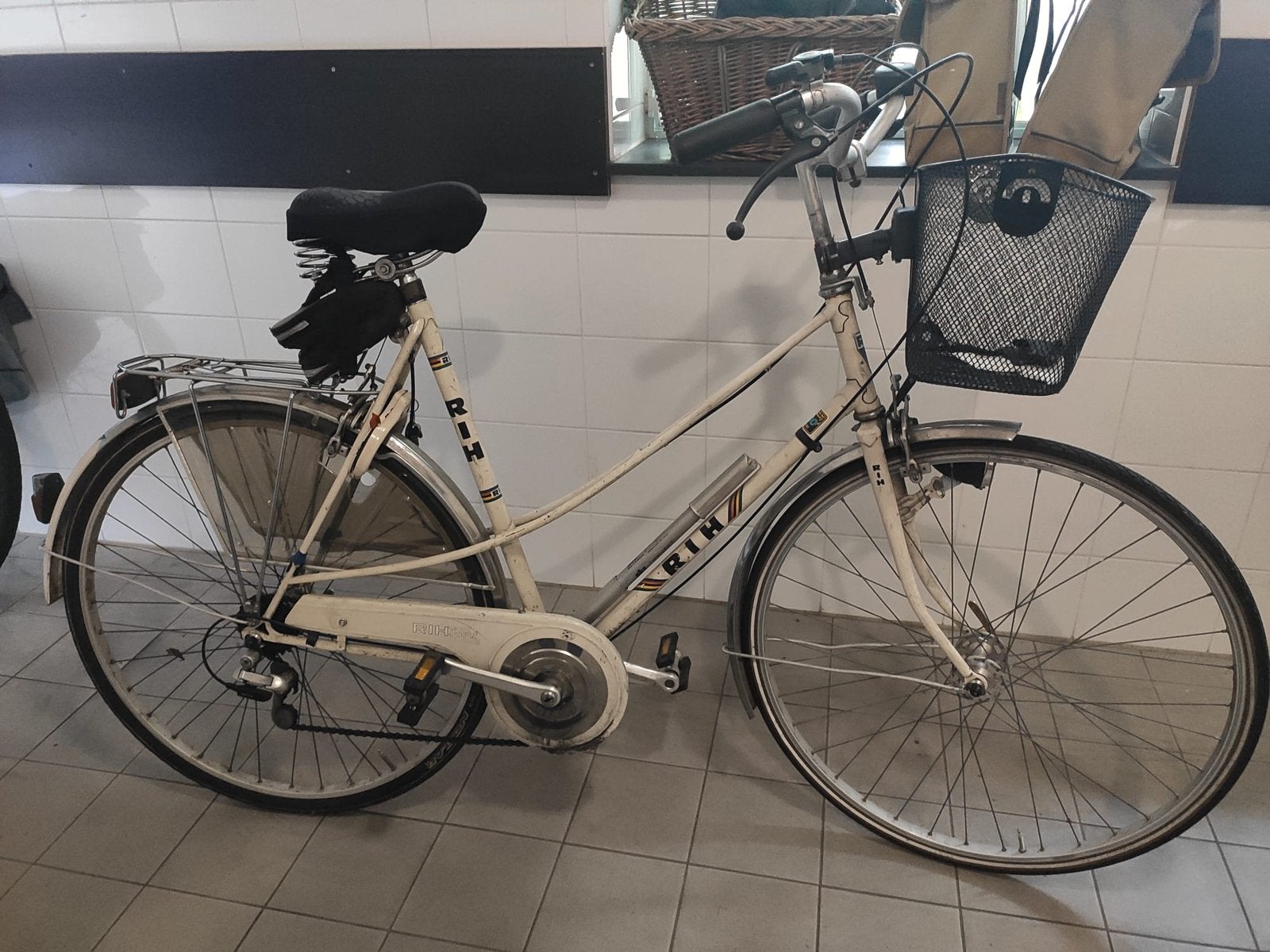 Damesfiets RIH wit, Gebruikt, Velgrem, Versnellingen, Ophalen