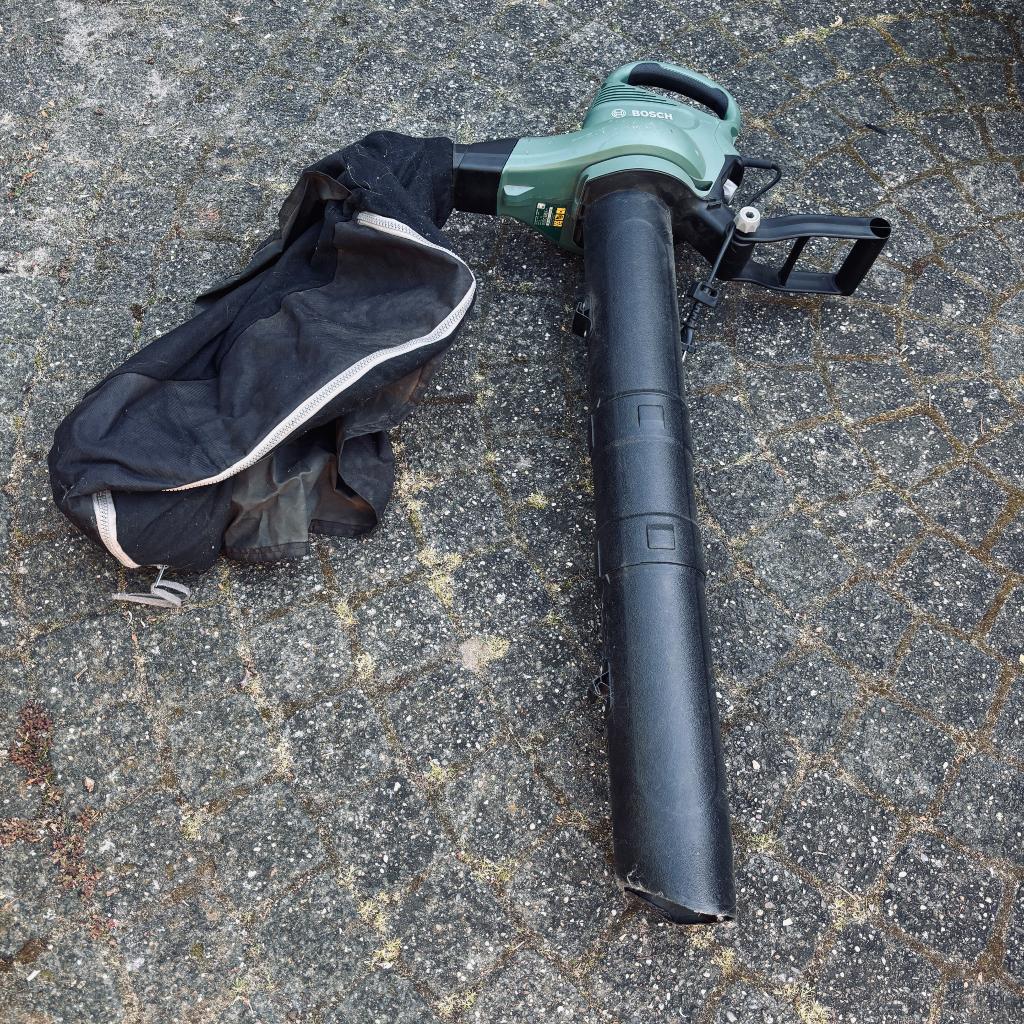 Bosch bladblazer 1800 watt, Tuin en Terras, Bladblazers, Gebruikt, Met opvangzak, Handgedragen, Ophalen of Verzenden