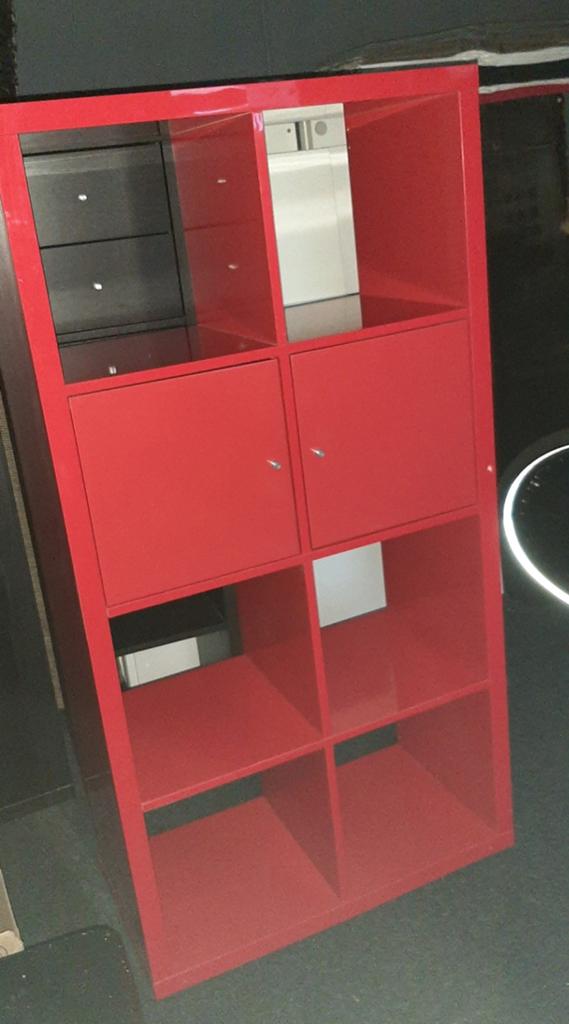 Ikea kallax Vakkenkast rood met 2 deurtjes, Ophalen