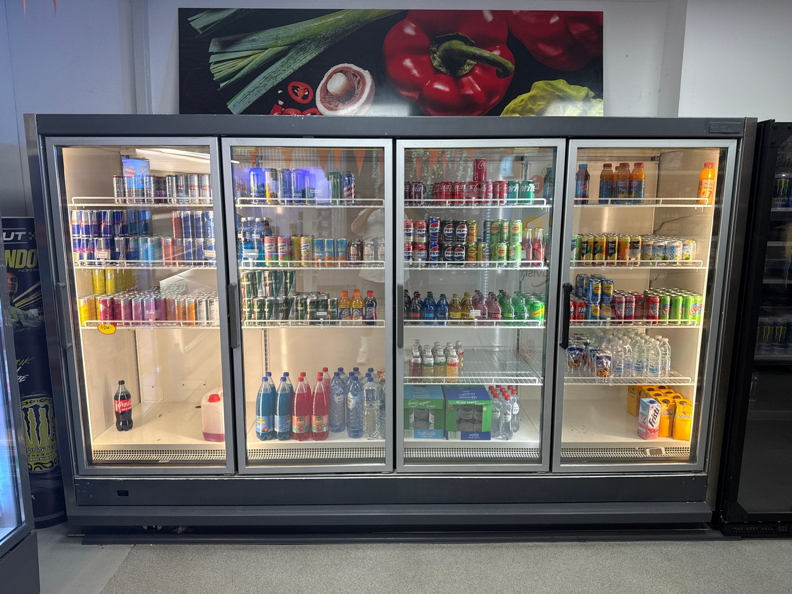 Grote koeling met buitenunit - Ideaal voor horeca/winkel, Witgoed en Apparatuur, Koelkasten en IJskasten, Ophalen, 200 liter of meer