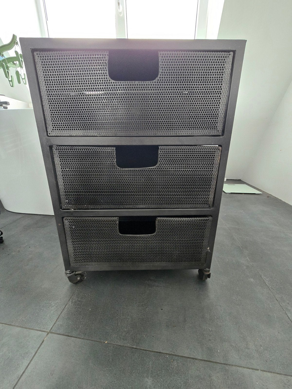 Metalen ladekast met 3 laden op wieltjes, Huis en Inrichting, Kasten | Ladekasten, Minder dan 50 cm, Gebruikt, Industrieel, Modern