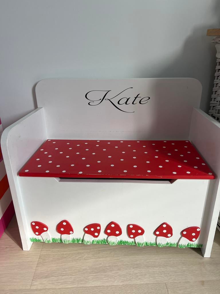 Speelgoedkist/bankje met paddenstoelen en naam 'Kate', Ophalen of Verzenden, Zo goed als nieuw, Minder dan 140 cm, Minder dan 70 cm
