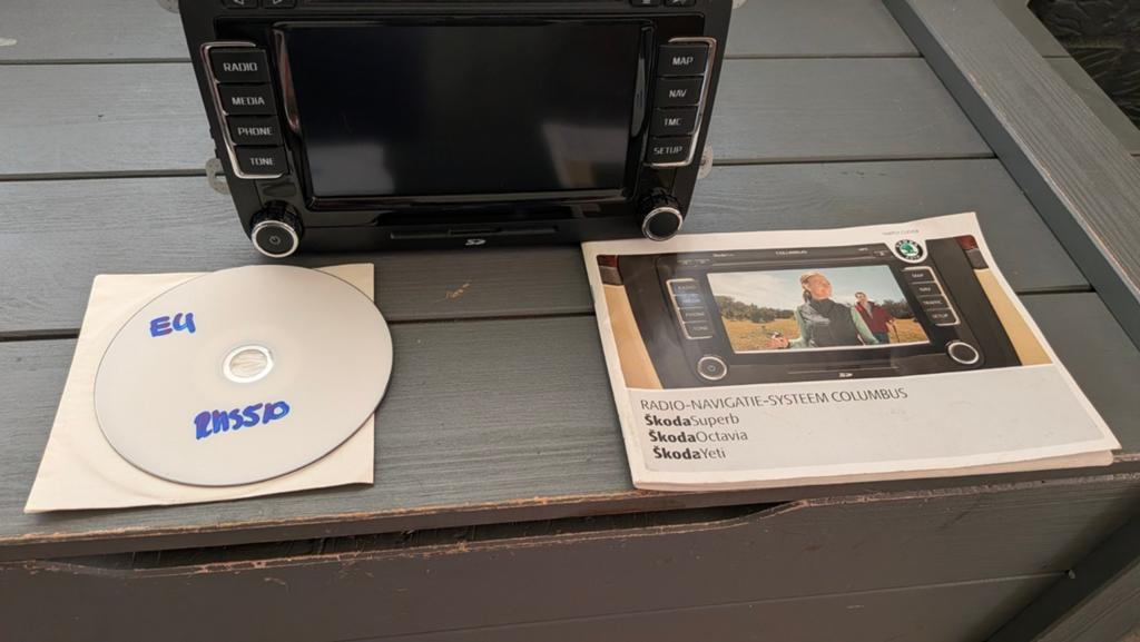 Orginele Skoda Columbus radio navigatie, Ophalen, Zo goed als nieuw