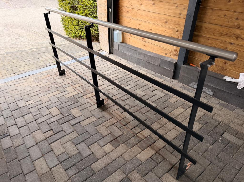Stalen Balustrade/ rek, Ophalen, Zo goed als nieuw