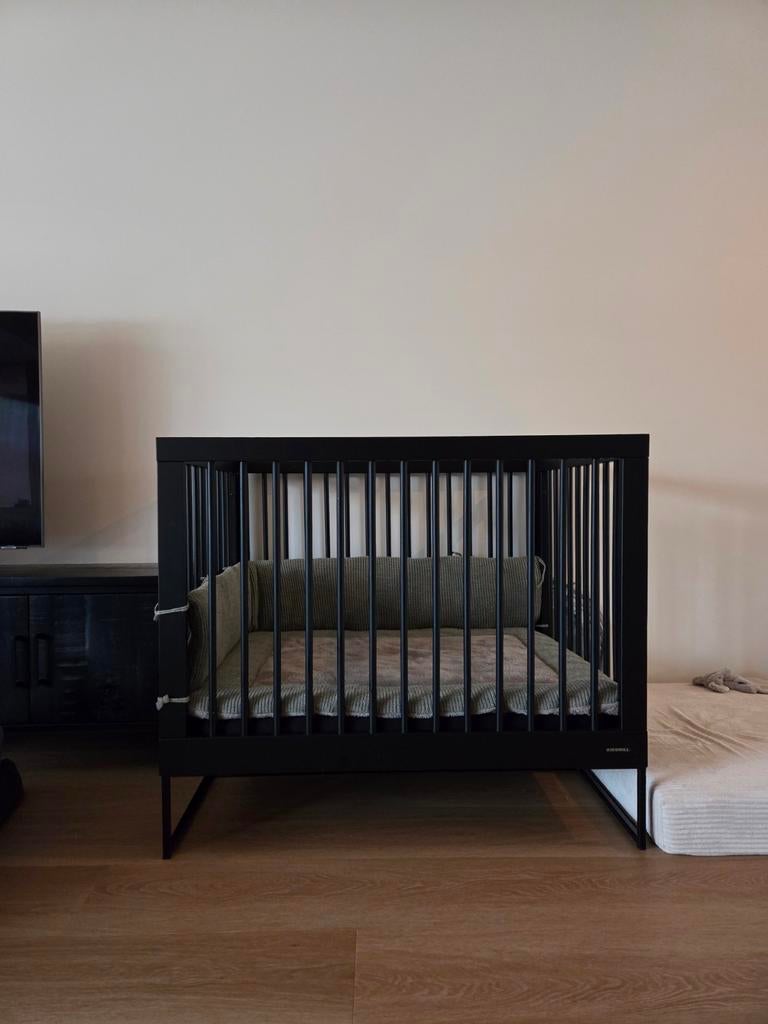 Kidsmill modulair zwarte box met toebehoren, Ophalen, Gebruikt, Rechthoekig, In hoogte verstelbaar