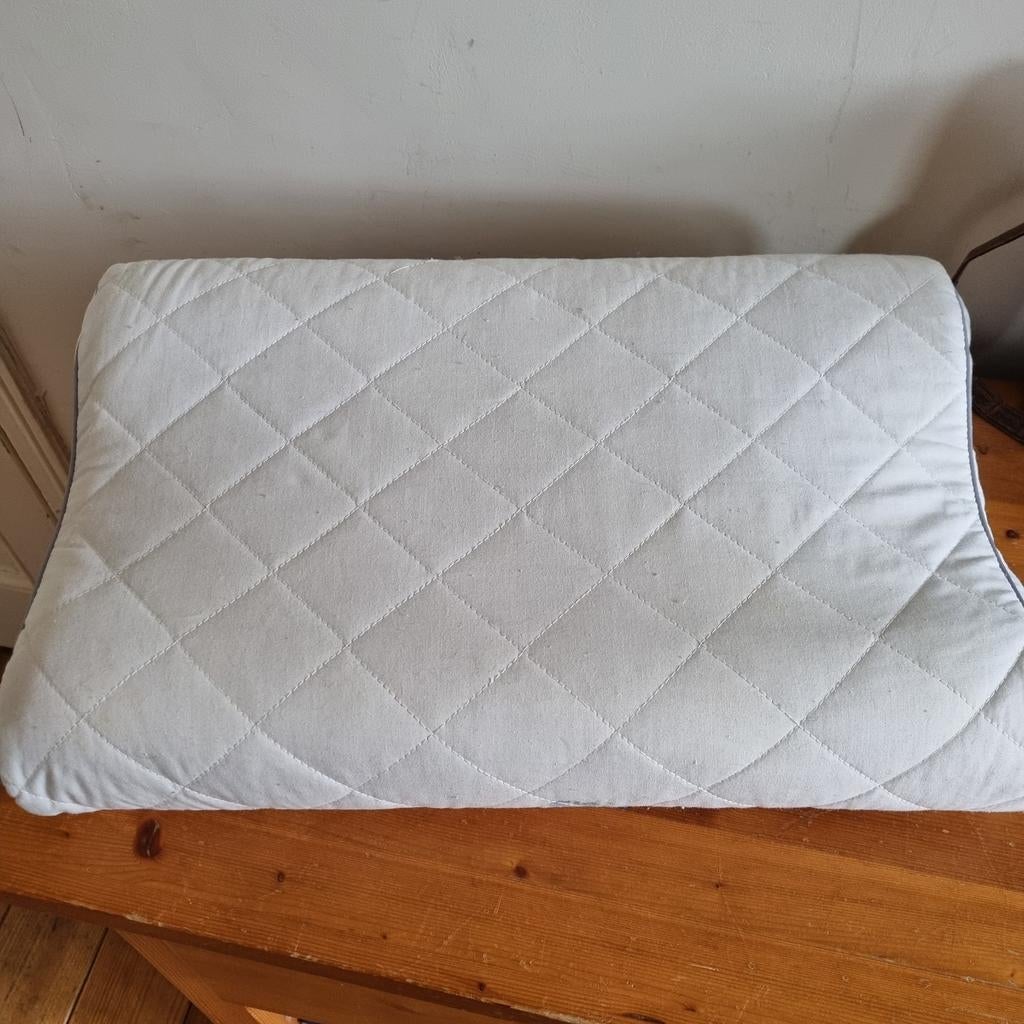 Ikea Gosa Fast traagschuim kussen - zo goed als nieuw, Huis en Inrichting, Woonaccessoires | Kussens, Zo goed als nieuw, Wit, Rechthoekig