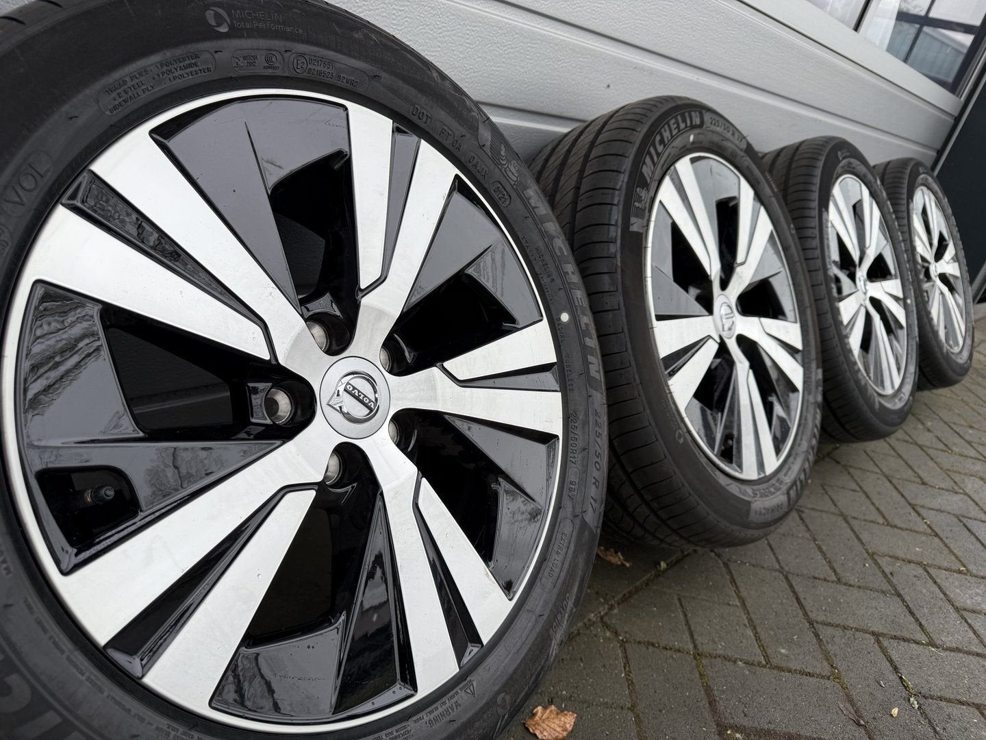 17" Volvo S40 S60 V40 V60 Hybrid country velgen zomerbanden, Auto-onderdelen, Banden en Velgen, Gebruikt, -, -, Banden en Velgen