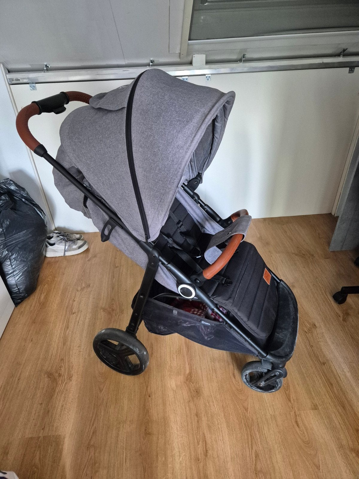 Kinderkraft Kinderwagen - Grijs, Kinderen en Baby's, Kinderwagens en Combinaties, Ophalen, Zo goed als nieuw, Kinderwagen