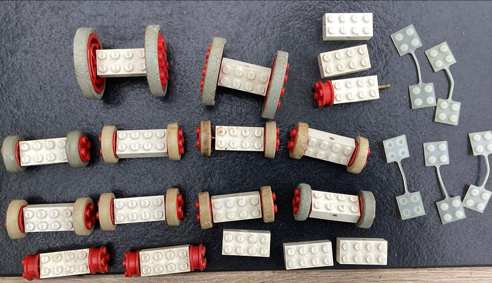 Vintage LEGO uit de jaren '50 en '56 - Diverse onderdelen, Kinderen en Baby's, Speelgoed | Bouwstenen, Ophalen, Gebruikt