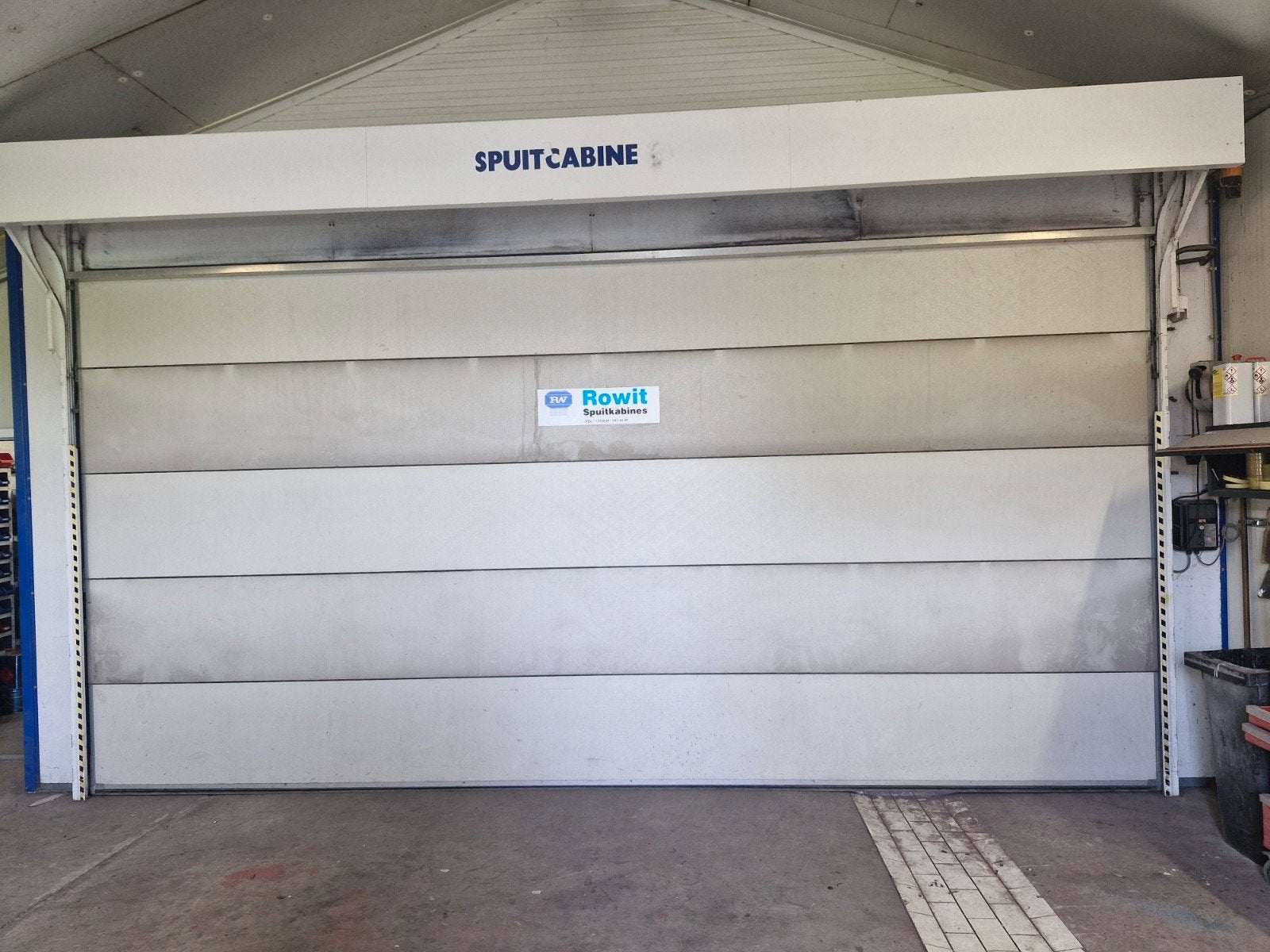 Rowit spuitcabine, Ophalen