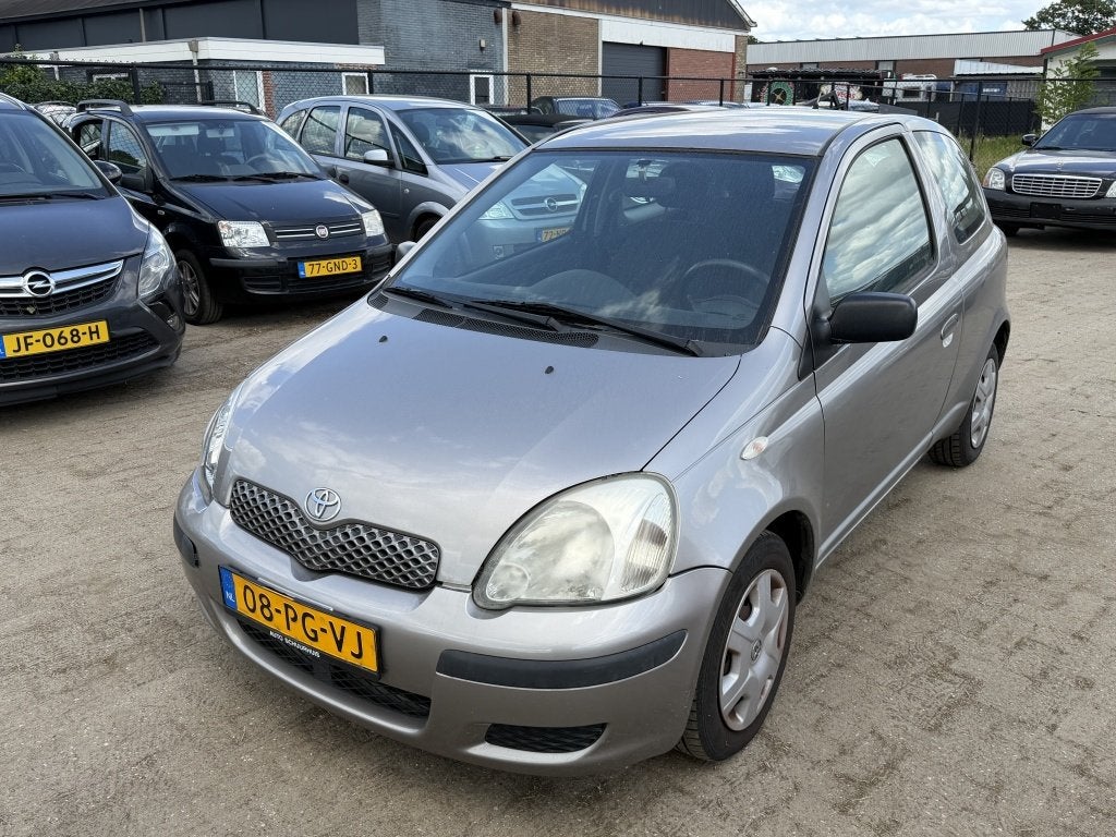 Toyota Yaris 1.3 VVT-i Idols 2004| GRIJS| AIRCO| TREKHAAK| 3, Auto's, Toyota, Stof, Gebruikt, 31 €/maand, 4 cilinders
