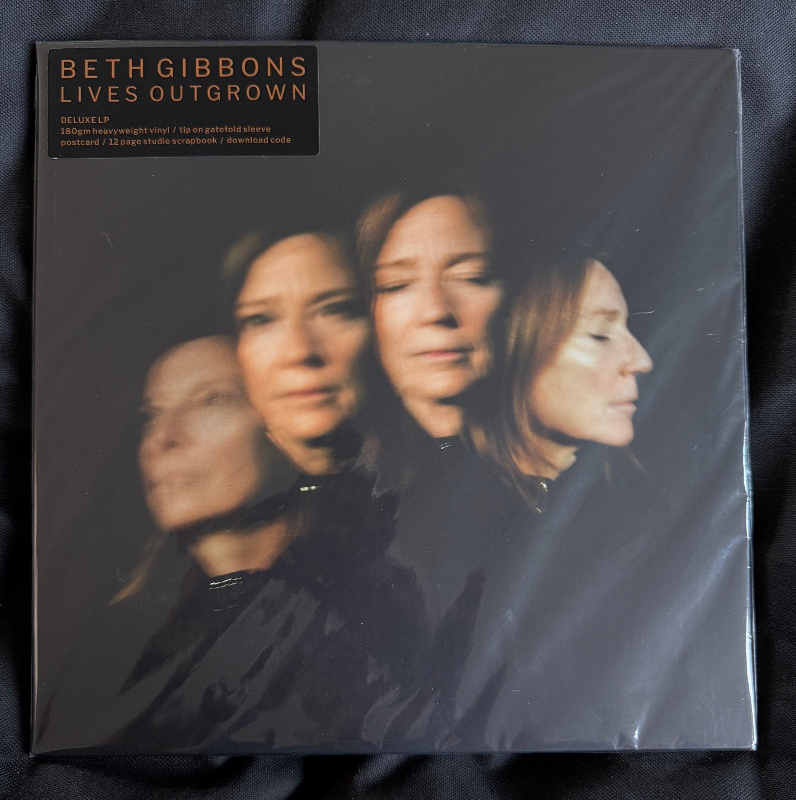 Beth Gibbons - Lives Outgrown (Deluxe LP, gesigneerd), LP, Geseald, Ophalen of Verzenden, 12 inch