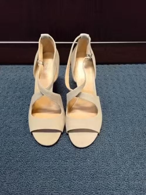 NIEUW! Michael Kors sandaal grijs hak 10 cm €60,99, Michael Kors, Nieuw, Grijs, Sandalen of Muiltjes